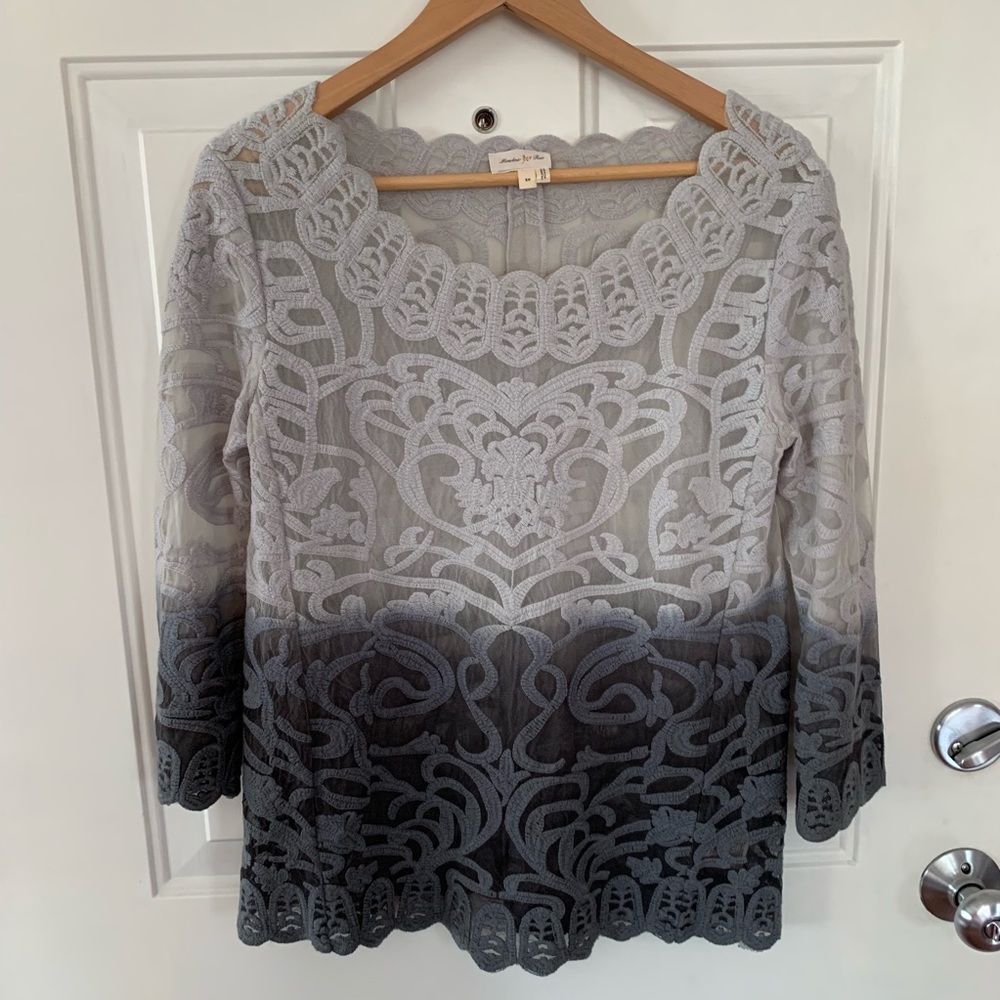 LIKE NEW- Anthropologie ombré gray lace blouse XS